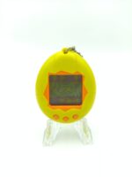 Tamagotchi Original P1/P2 Yellow w/ orange Bandai 1997 Boutique-Tamagotchis 3