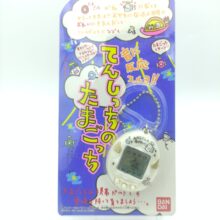 Tamagotchi Original P1/P2 White w/blue Bandai 1997 English 6