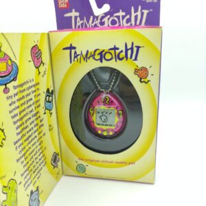 Tamagotchi Original P1/P2 clear pink Bandai 1997 English Boutique-Tamagotchis 4