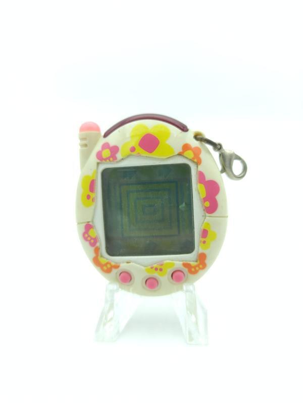 Tamagotchi Keitai Kaitsuu Tamagotchi Plus White Flowering Bandai Buy-Tamagotchis 2