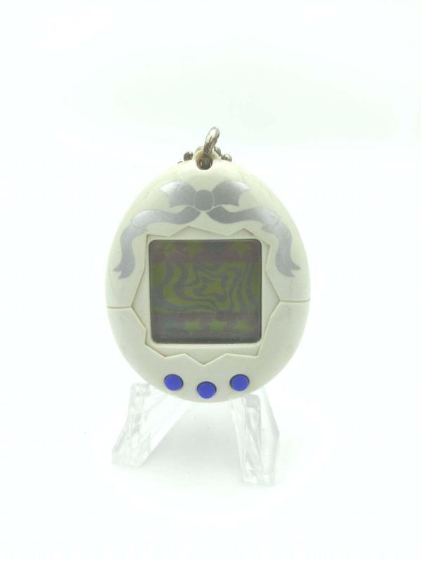 Tamagotchi Original P1/P2 Silver White Shareholder Special edition Buy-Tamagotchis 2