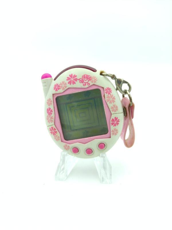 Tamagotchi Keitai Kaitsuu Tamagotchi Plus White Flower Bandai Buy-Tamagotchis 2