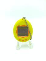 Tamagotchi Original P1/P2 Yellow w/ orange Bandai 1997 Buy-Tamagotchis 3