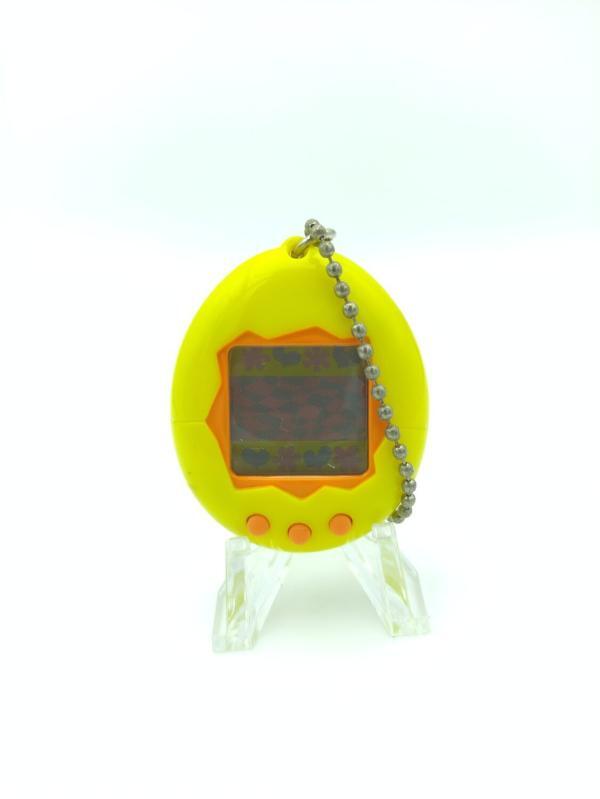 Tamagotchi Original P1/P2 Yellow w/ orange Bandai 1997 Buy-Tamagotchis 2