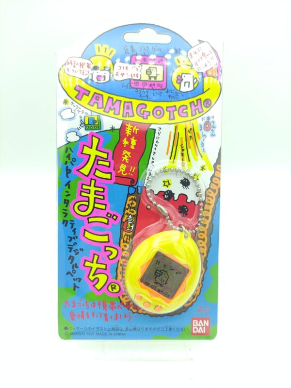 Tamagotchi Original P1/P2 Yellow w/orange Bandai 1997 boxed Boutique-Tamagotchis