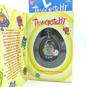 Tamagotchi Original P1/P2 White w/ grey Bandai 1997 English Boutique-Tamagotchis 6