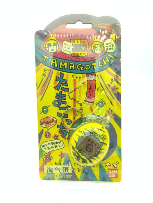Tamagotchi Original P1/P2 Black w/ yellow Tiger Bandai 1997 English Buy-Tamagotchis 2