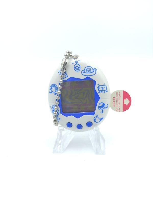 Tamagotchi Original P1/P2 White w/ blue Original Bandai 1997 English Buy-Tamagotchis 2