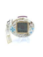 Tamagotchi Tamasuku School Bandai Blanc white Uniqlo Gold Buy-Tamagotchis 3
