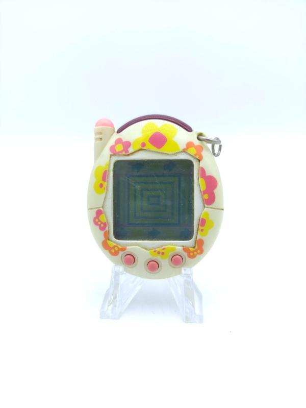 Tamagotchi Keitai Kaitsuu Tamagotchi Plus White Flowering Bandai Buy-Tamagotchis 2