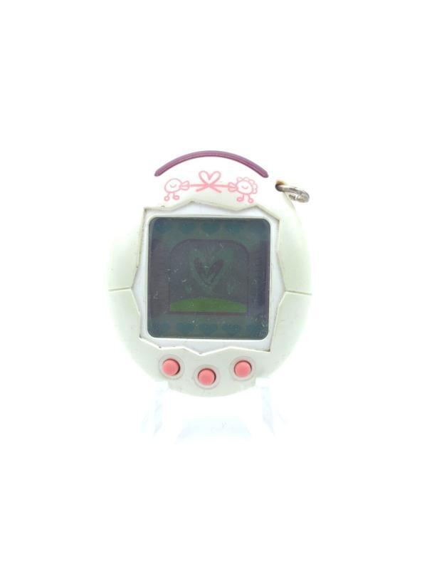 Tamagotchi Plus Connection Version 1 Shiny White bandai Buy-Tamagotchis 2