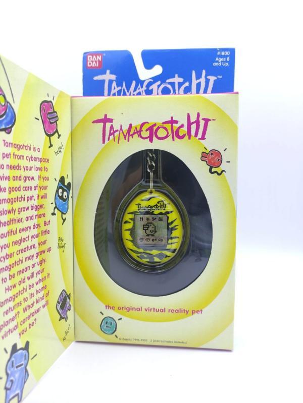 Tamagotchi Original P1/P2 Black w/ yellow Tiger Bandai 1997 English Buy-Tamagotchis 2