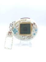 Tamagotchi Tamasuku School Bandai Blanc white Uniqlo Gold Buy-Tamagotchis 3
