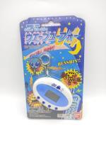 Wave U4 in Box Alien Virtual Pet Bandai Japan white w/ blue Buy-Tamagotchis 3