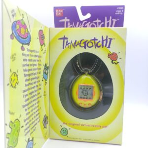 Tamagotchi Original P1/P2 Yellow w/orange Bandai 1997 Boutique-Tamagotchis 5