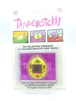 Tamagotchi Original P1/P2 yellow w/ orange Bandai 1997 English Boutique-Tamagotchis 2