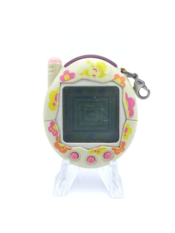 Tamagotchi Keitai Kaitsuu Tamagotchi Plus White Flowering Bandai Buy-Tamagotchis 2