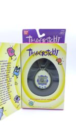 Tamagotchi Original P1/P2 white w/ blue Bandai 1997 English Boutique-Tamagotchis 2
