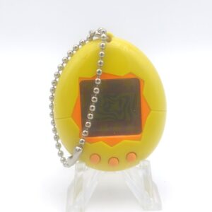 Tamagotchi Original P1/P2 White w/ blue Original Bandai 1997 Boutique-Tamagotchis 5