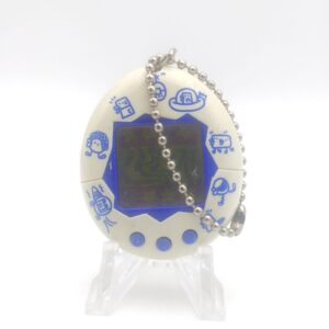 Tamagotchi Original P1/P2 White w/ blue Original Bandai 1997 Boutique-Tamagotchis