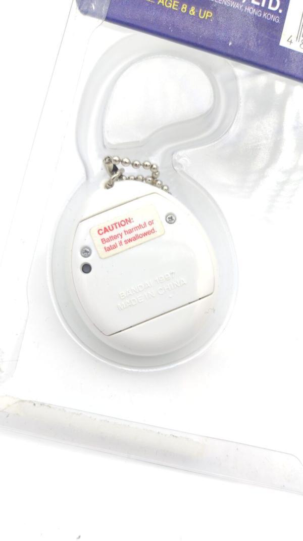 Tamagotchi Original P1/P2 White Bandai 1997 English Buy-Tamagotchis 4