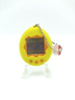 Tamagotchi Original P1/P2 Yellow w/ orange Bandai 1997 Boutique-Tamagotchis 2