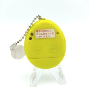 Tamagotchi Original P1/P2 Yellow w/ orange Bandai 1997 Boutique-Tamagotchis 2