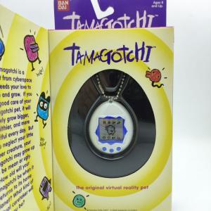 Tamagotchi Original P1/P2 White w/ blue Original Bandai 1997 Buy-Tamagotchis