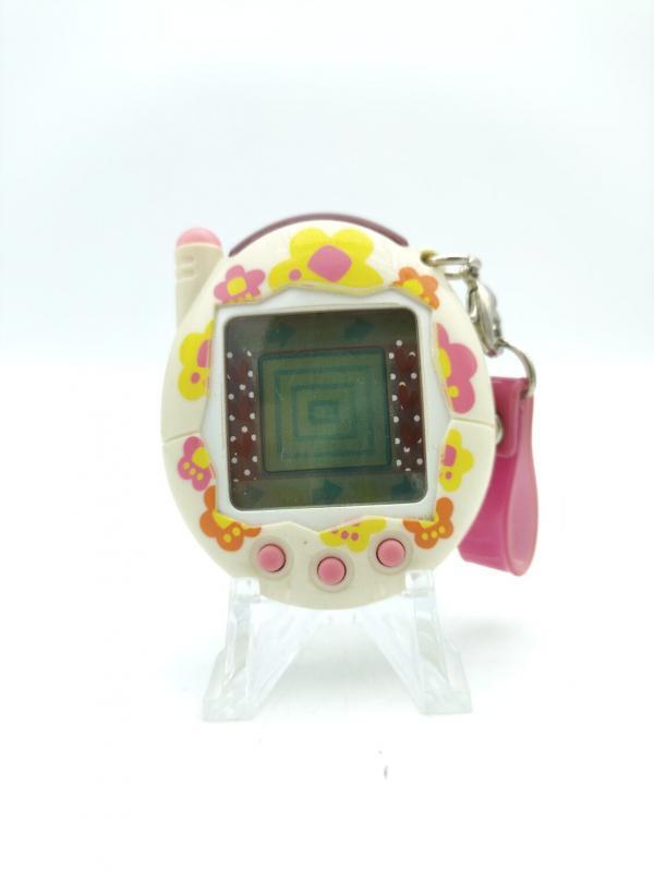 Tamagotchi Keitai Kaitsuu Tamagotchi Plus White Flowering Bandai Buy-Tamagotchis 2