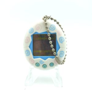 Tamagotchi Original P1/P2 White w/ spirals Bandai 1997 Virtual pet Buy-Tamagotchis