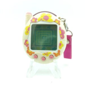 Tamagotchi Keitai Kaitsuu Tamagotchi Plus White Flowering Bandai Buy-Tamagotchis