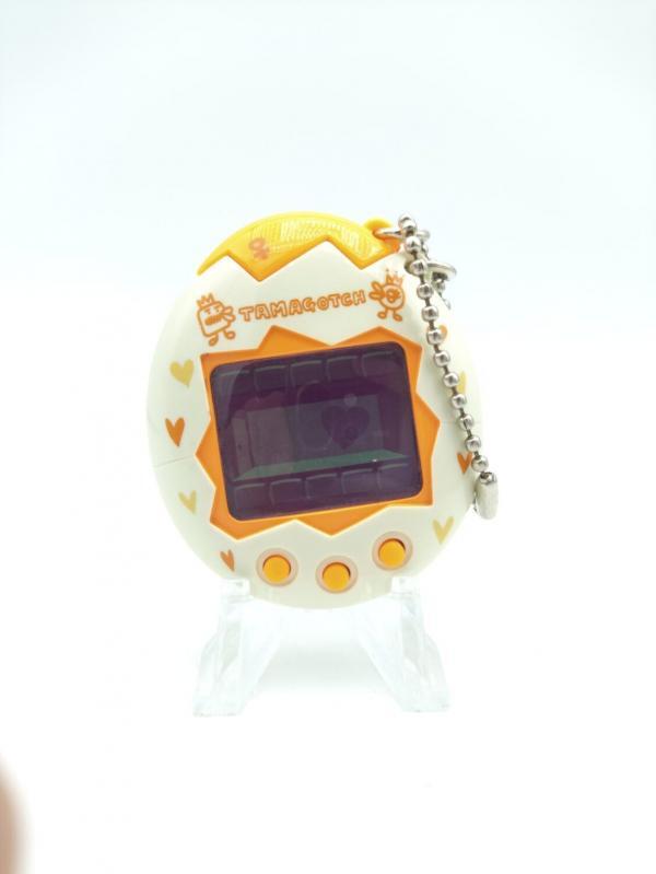 Tamagotchi Osutchi Mesutchi White w/ orange Bandai japan Buy-Tamagotchis 2