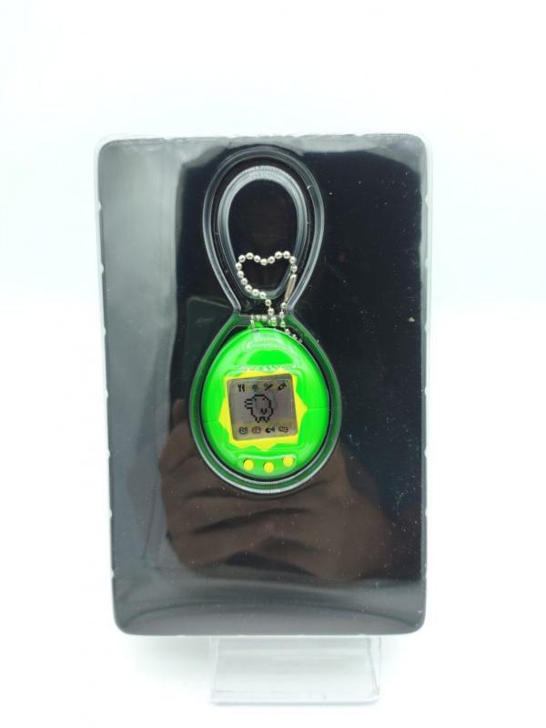 Tamagotchi Original P1/P2 Green w/ yellow Original Bandai 1997 Buy-Tamagotchis 4 Tamagotchi Original P1/P2 Green w/ yellow Original Bandai 1997 Buy-Tamagotchis 4