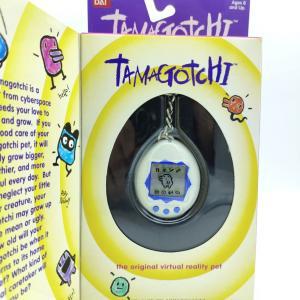 Tamagotchi Original P1/P2 white w/ blue Bandai 1997 English Buy-Tamagotchis
